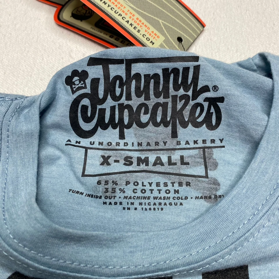 Camiseta Johnny Cupcakes Para Hombres Talla XS Azul Manga Corta Cuello Redondo Distribuidor de Pasteles Nueva Foto 3 de 4