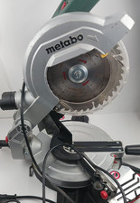 Metabo KS 216 M Lasercut Kapp- und Gehrungss�...