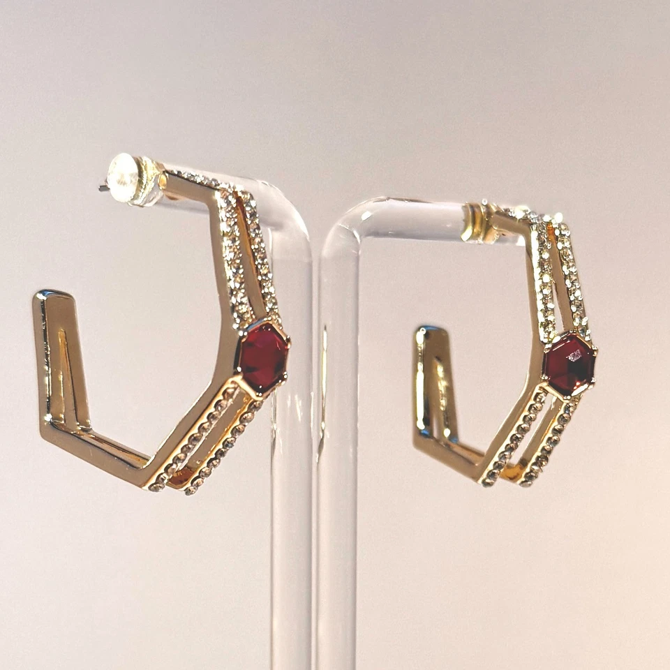 Pendientes de aro abiertos Anne Klein pavé dorado y piedra hexagonal color rojo nuevos con etiquetas Foto 2 de 4