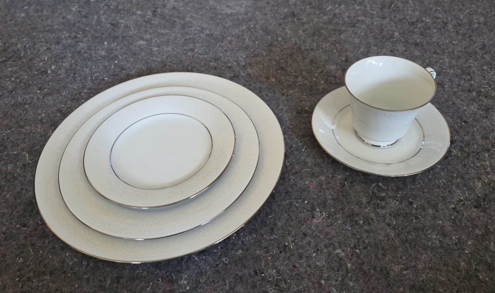 NORITAKE CONTEMPORARY TAHOE 2585 ~ 5 PC. PLACE SETTING