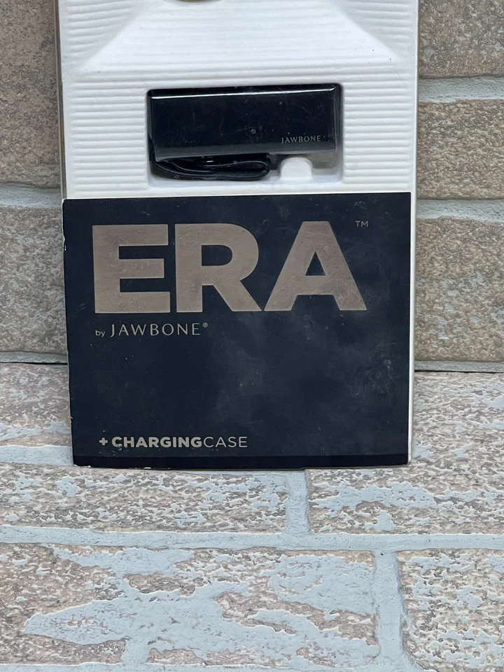 Jawbone ERA Headset Black Noise Assassin 4.0 HD Audio & Bonus Charge Case NEW - Image 4 of 4