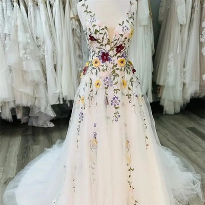 Elegant Backless A-line 3D Flowers Wedding Dresses V Neck Sleeveless Bridal Gown