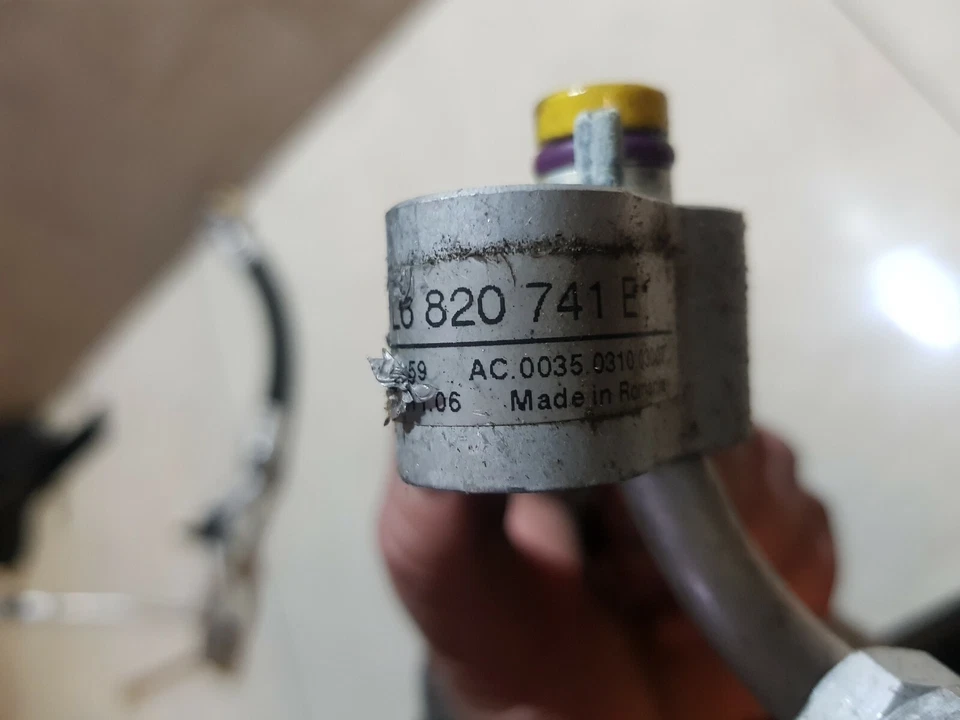 TUBO AIRE ACONDICIONADO VOLKSWAGEN TOUAREG 3.0 TDi 7L6820714B 2007-2010 Foto 2 de 2