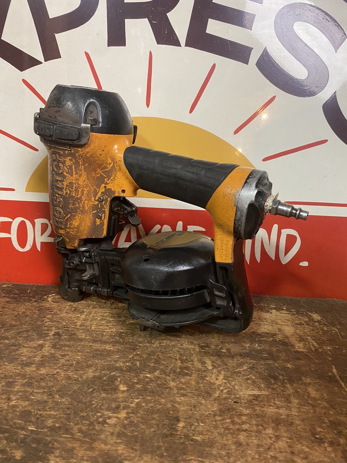 BOSTITCH RN461 Pneumatic Coil Roofing Nailer Tested Working eBay