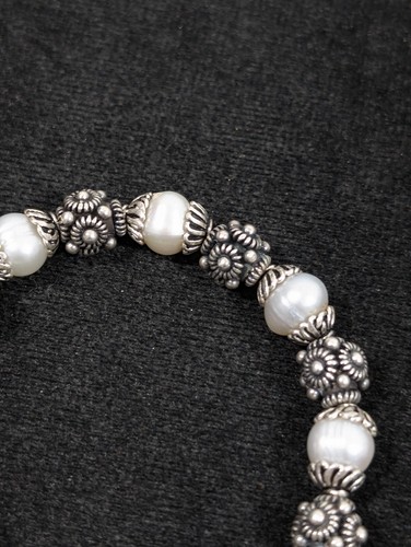 White Baroque pearl Silver Tone Bali Style Bead Toggle Bracelet 7.5 in - Picture 3 of 12