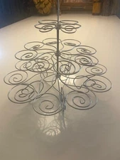 METAL WIRE 3 TIERED CUPCAKE DISPLAY STAND HOLDER Holds 22 Cupcakes Preowned