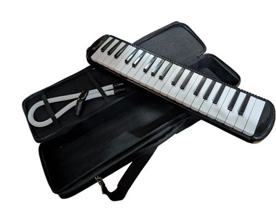 Woodnote 37 Key Melodica w/Case and Strap NWOT