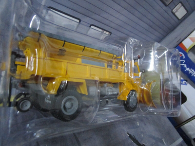 Maxichamps Modellauto VW Golf 1 2-Türer 1980 Gelb, Maßstab 1:43