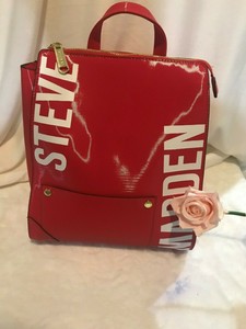 steve madden red