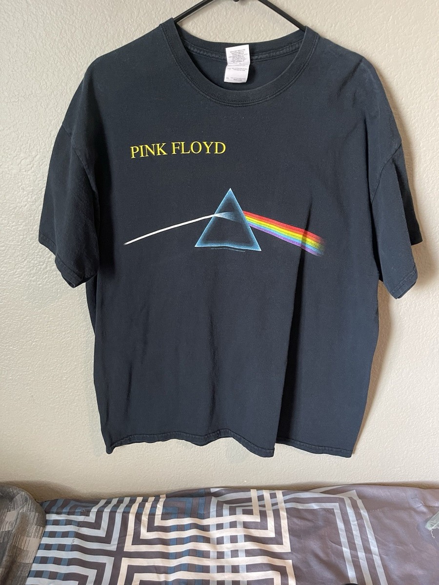 Vintage 90's Pink Floyd Concert T-Shirt Dark Side of the Moon Size