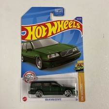2022 Hot Wheels Volvo 850 Estate Station Wagon Green