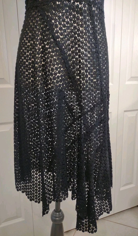 Vestido midi de ganchillo asimétrico negro Elie Tahari 8 Foto 2 de 4