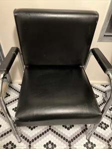 Black Recliner Shampoo Chair In Great Shape 