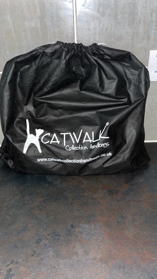 Catwalk Collection Handbags Women's Leather Cross Body Bag Medium/Large Hobo Tan - Image 4 of 4