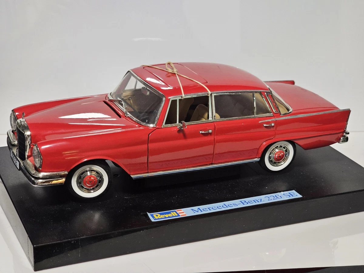 Revell Mercedes-Benz 1:18 Scale Diecast Cars, Trucks & Vans for