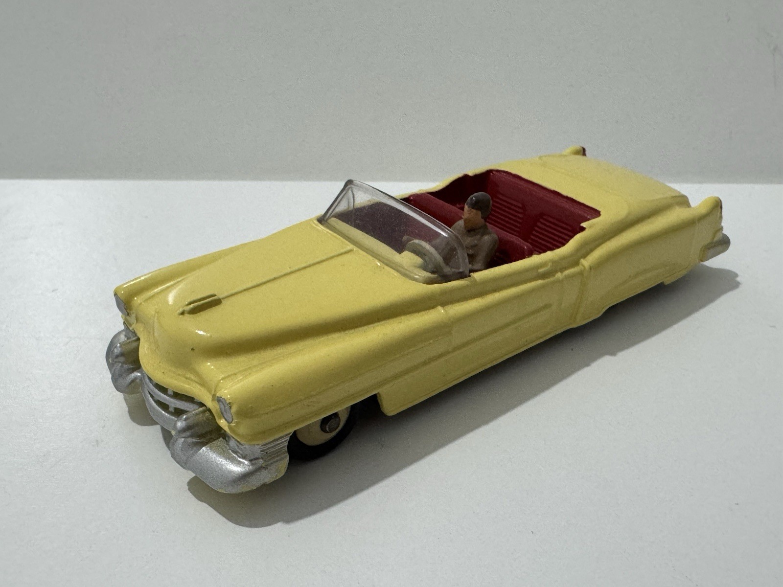 Dinky 131, Cadillac Eldorado - Free Price Guide & Review