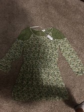 NWT WOMENS CHARMING CHARLIE GREEN FLOWERED DRESS SIZE M MEDIUM KNEE LENGTH