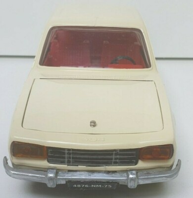 Peugeot 404 Beige Joustra – Jouet Ancien En Tôle Et Plastique, France