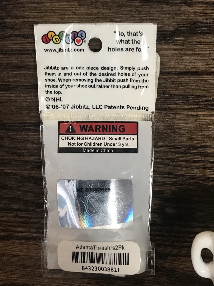 1 pack of 2 NHL jibbitz Atlanta thrashers (fits crocs) discontinued & Mini Mug - Image 4 of 4