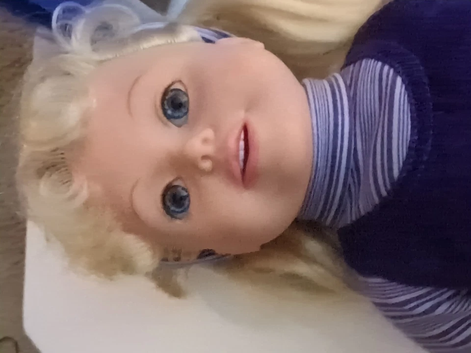 Amazing Ally 90s Interactive Doll 1999 With Cards And Card Insert Tea Pot & Box - Image 2 of 4