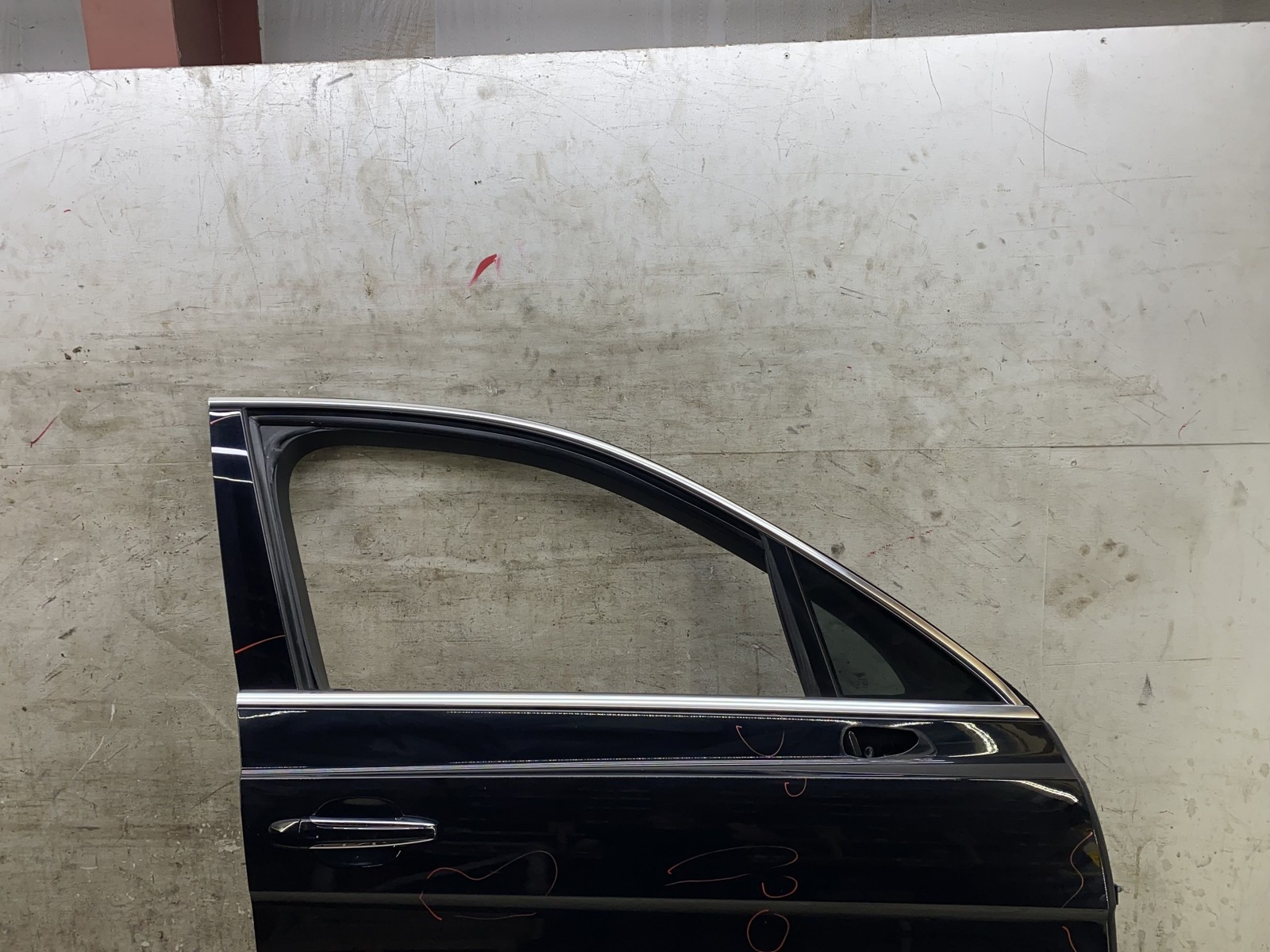 2015-2020 BENTLEY BENTAYGA OEM RH FRONT RIGHT PASSENGER DOOR SHELL W/O GLASS