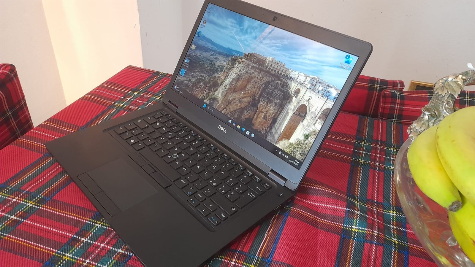 pc portatile Notebook DELL Latitude 5490 i5 8350u nvme 256GB RAM 16Gb FHD
