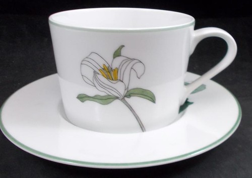 Block Trillium Group of 1 Cup and Saucer Set with 1 Salad Plate - Picture 3 of 5