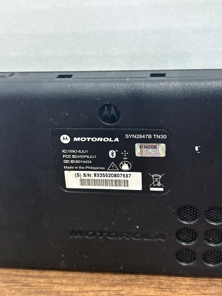 Motorola MOTONAV TN30 4.3-Inch Bluetooth Portable GPS Navigator-Working - Image 4 of 4