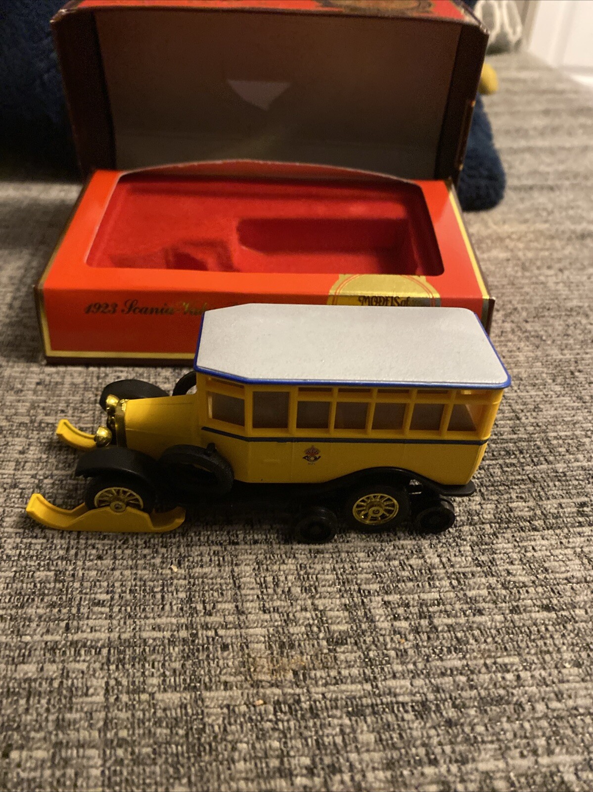 Picture 1 of 6