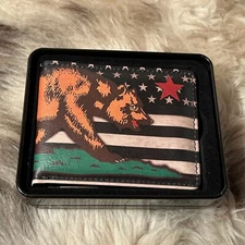 New In Box!  Buckle-Down Men's Bi-Fold Wallet - California Grizzly Bear Design