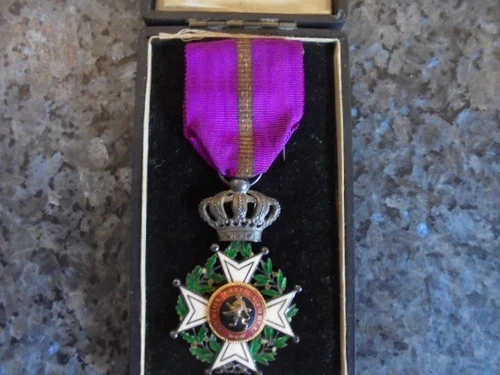 beautiful Belgian military medal knight order Leopold 2 silver band color