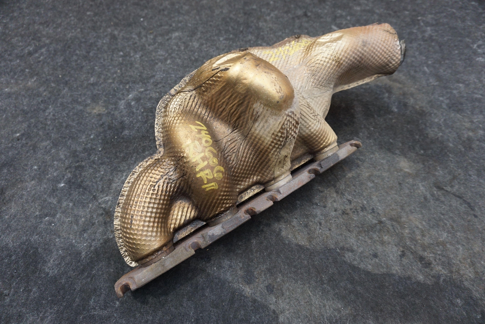 Rear Right Exhaust Manifold OEM 420251212DX Audi R8 Type 42 4.2L V8 11-13 *Note