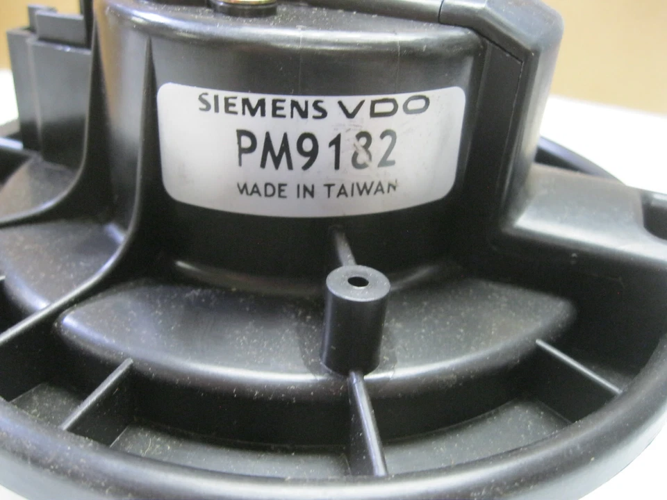 HVAC Blower Motor VDO PM9182 fits 1999-2003 Mitsubishi Galant - Image 4 of 4