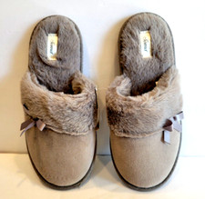 SOMA Plush Gray Chenille Faux Fur Slippers Womens 7/8 Size M NEW with TAGS
