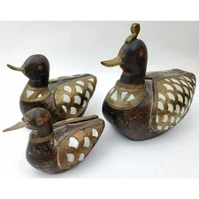 Balinese Thai Family Of 3 Ducks Wood Sculpture With Brass And Mother Of Pearl