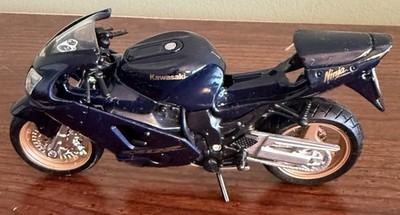Kawasaki Ninja ZX-12R Motorcycle 1:18 Scale Diecast Replica by
