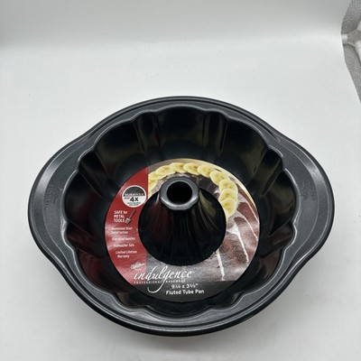 Wilton Indulgence Fluted Tube Pan 93/4 x 3 3/8, New