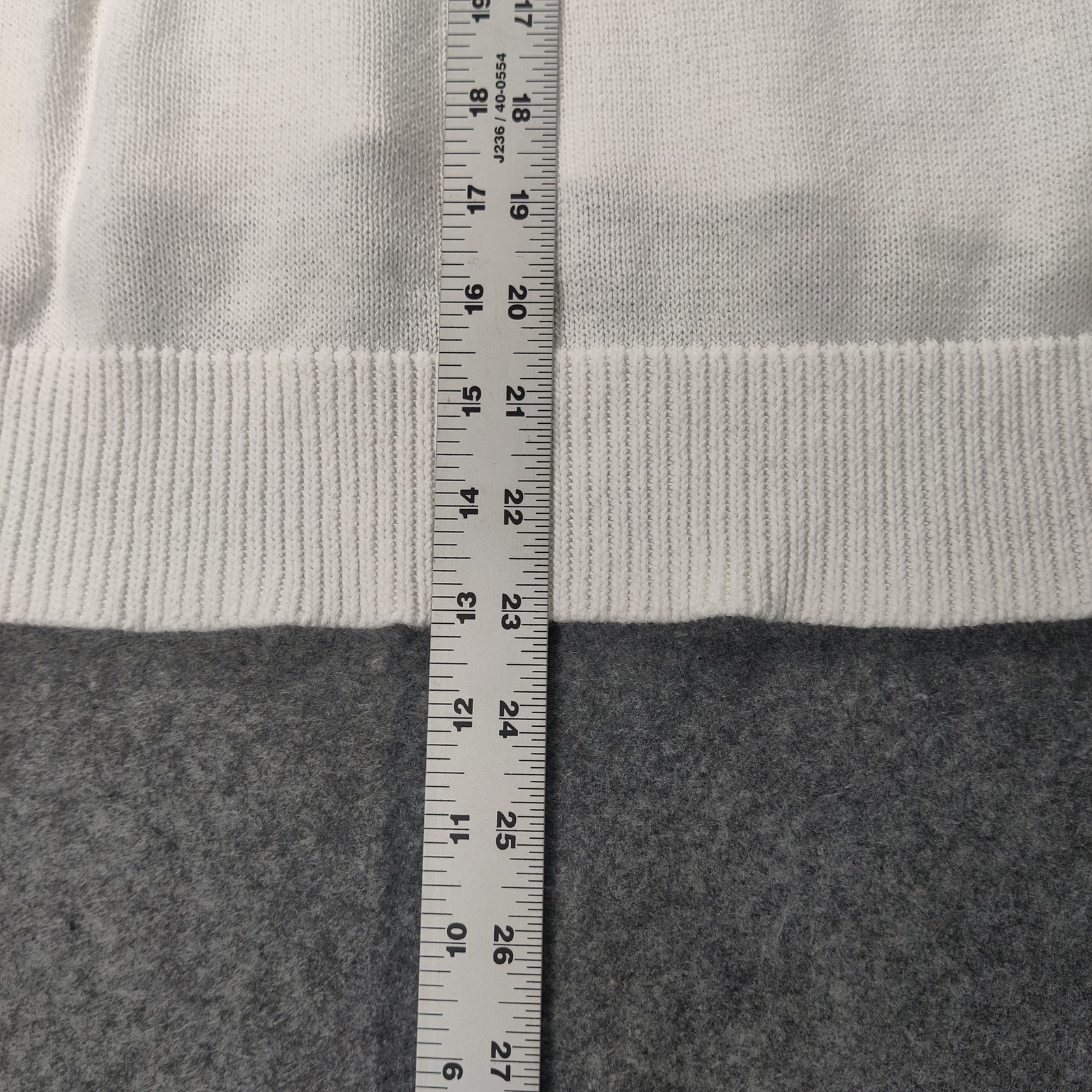 BCBGeneration Sweater Womens Medium Pullover V Ne… - image 7