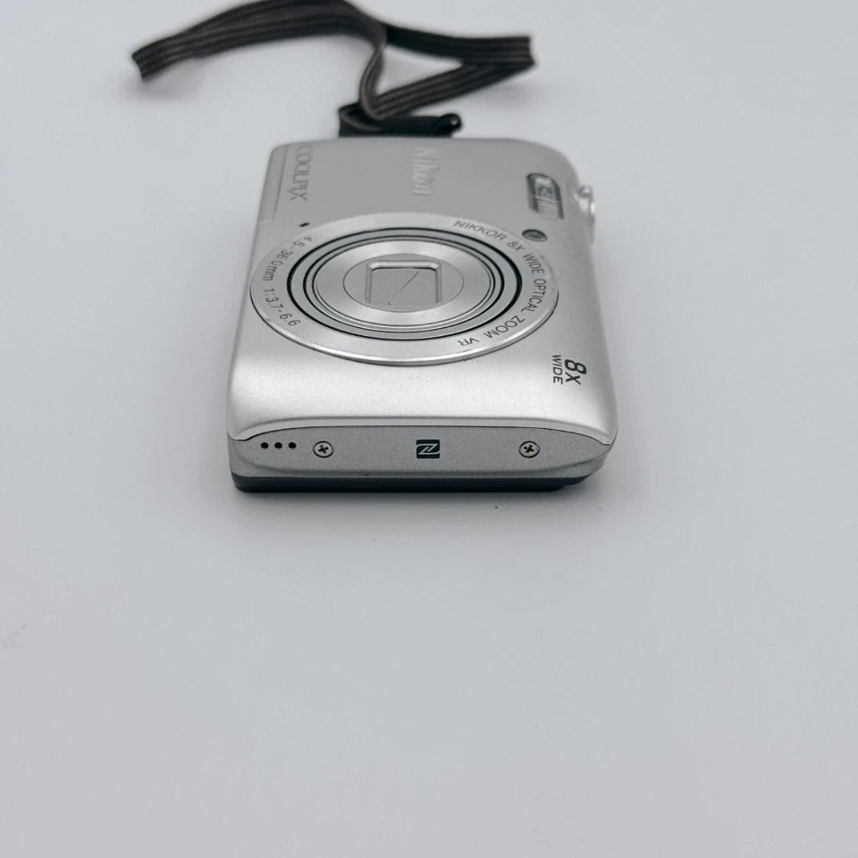 Nikon COOLPIX A300 Digital Camera Silver Wi-Fi 20MP Compact Camera - Image 4 of 4