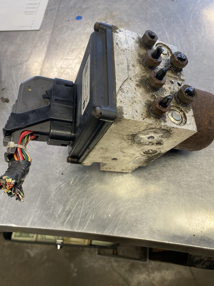 12-17 BOMBA FRENO ANTIBLOQUEO UNIDAD ABS CHEVY EXPRESS GMC SAVANA 2500 3500 22792968  Foto 2 de 4