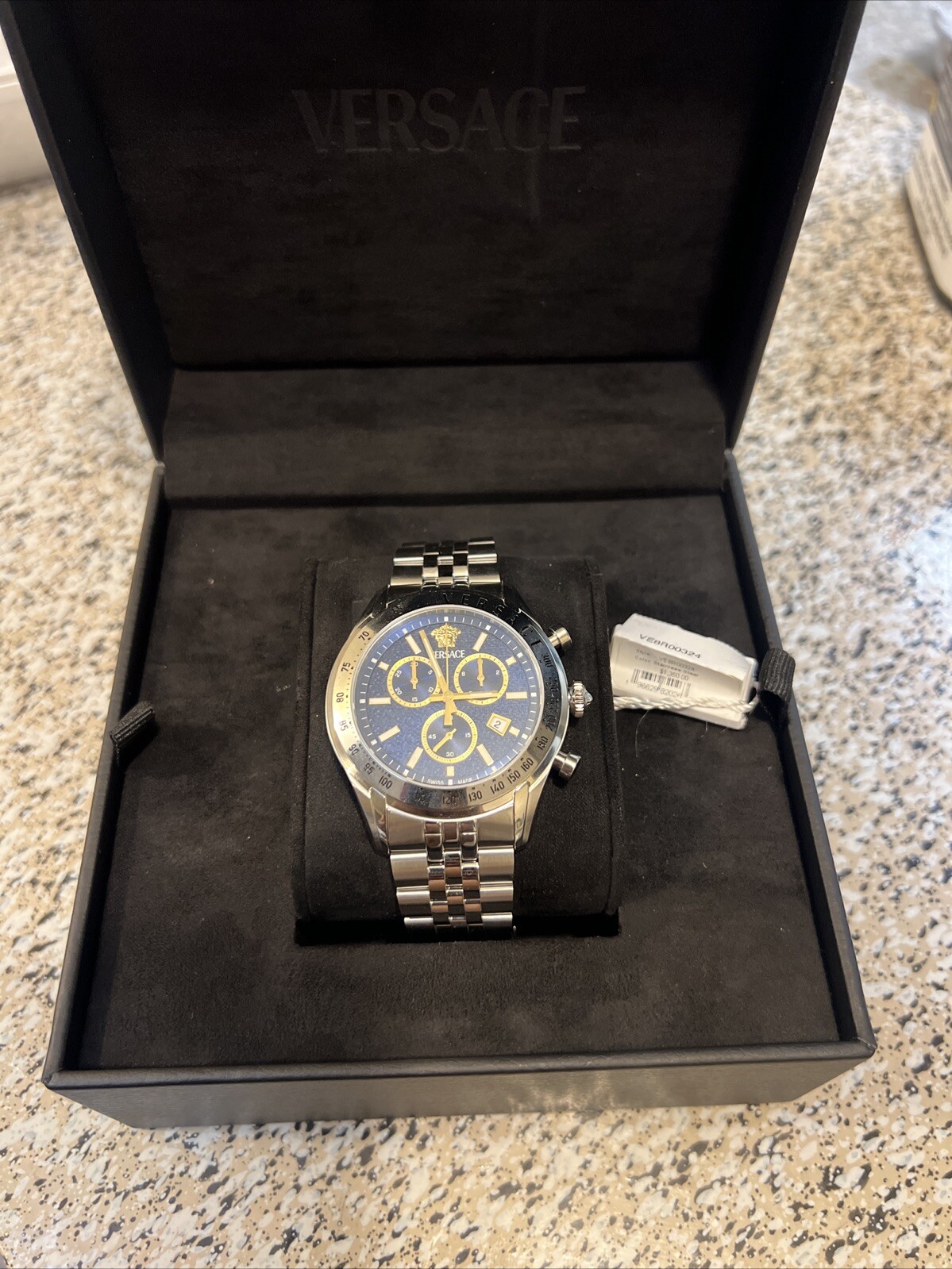 Versace Ve8r00324 Men's Luxury Watch with Stylish Design-image