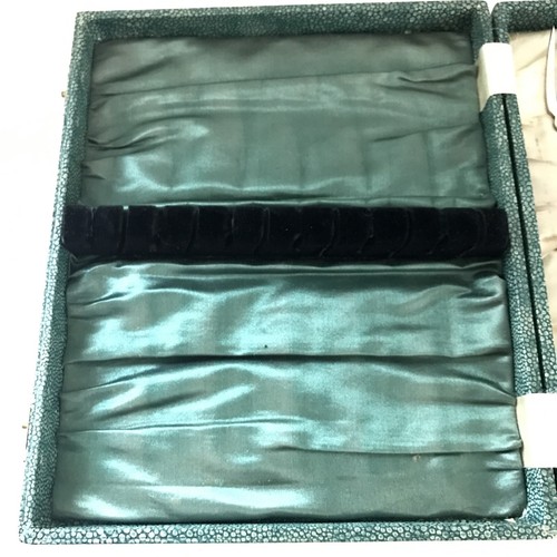 Vintage Engraved Silverplate EPNS Celluliod Fish Set Of 12 In Original Box - Picture 8 of 16