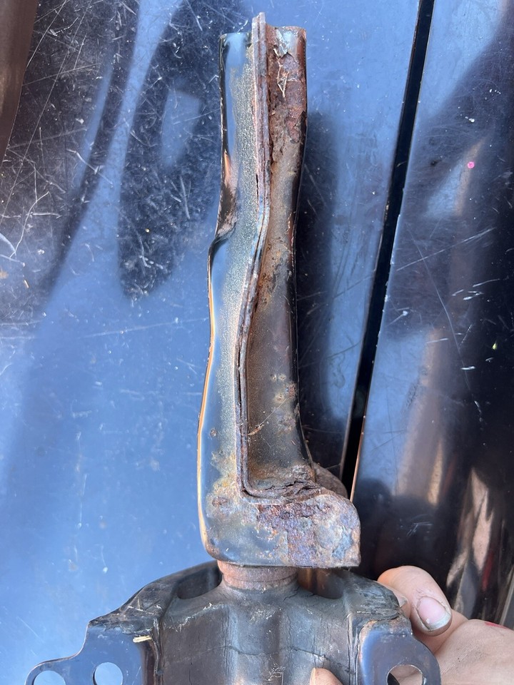 9295 HONDA CIVIC Eg ,Del Sol LOWER TRANSMISSION MOUNTING BRACKET A/T