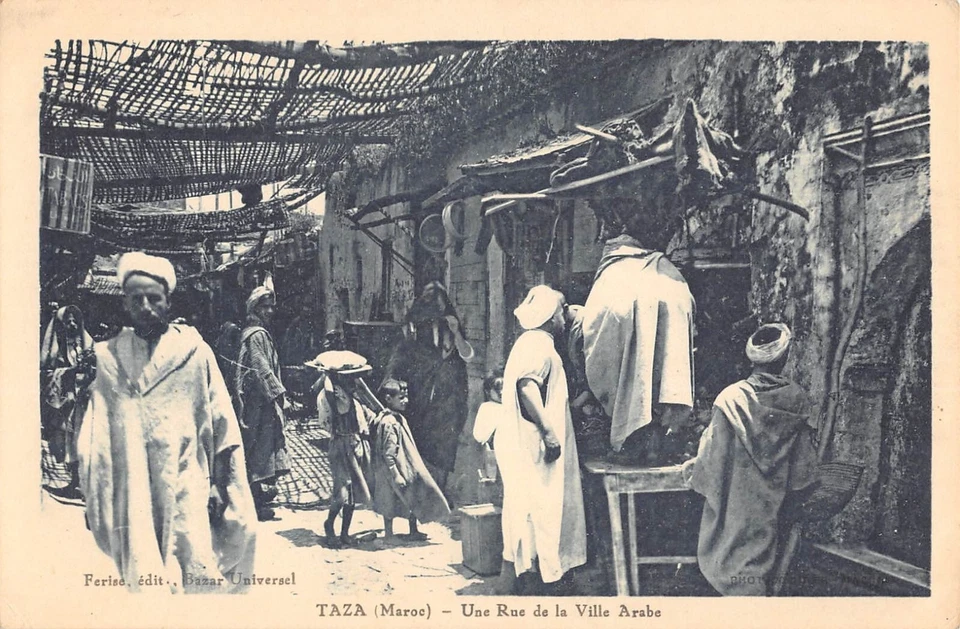 CPA MAROC TAZA UNE RUE DE LA VILLE ARABE - Photo 1/1