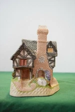 David Winter Cottages - Inglenook Cottage - Mint in its original box. 