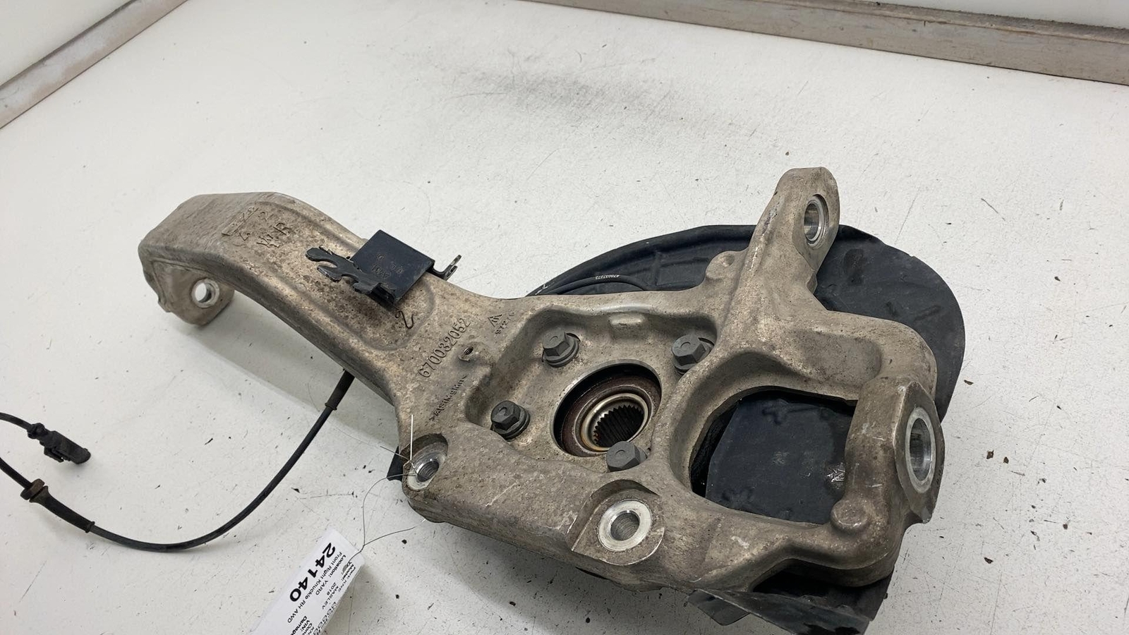 ⭕ 2017-2022 Maserati Levante Front Passenger Spindle Knuckle Right AWD 670032052