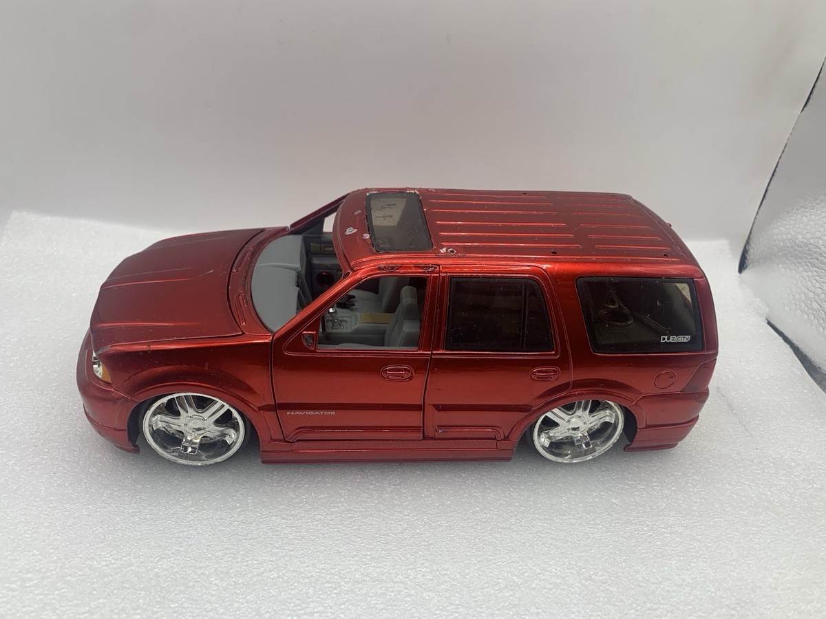 Jada Dub City 2003 Red Lincoln Navigator Diecast 1/24 Scale