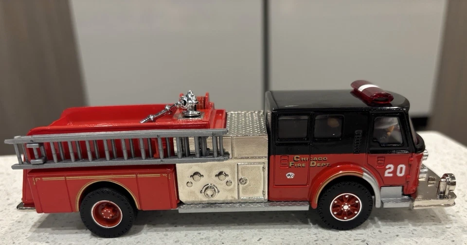 New Corgi Diecast American La France Chicago Fire Department Truck 97322 1:43 - Image 2 of 4