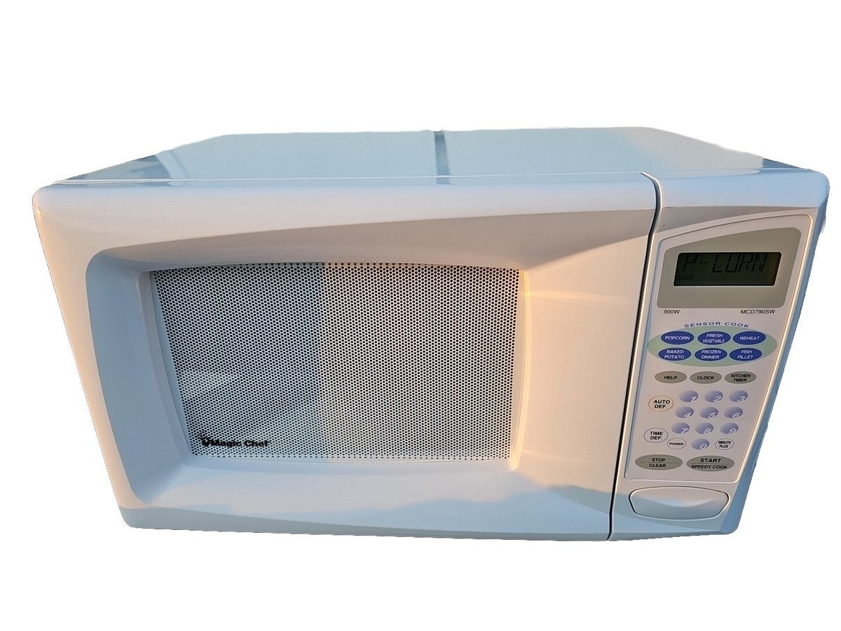 NEW Vintage- Magic Chef Countertop Microwave MCD790SW 0.56 Qu. Ft 