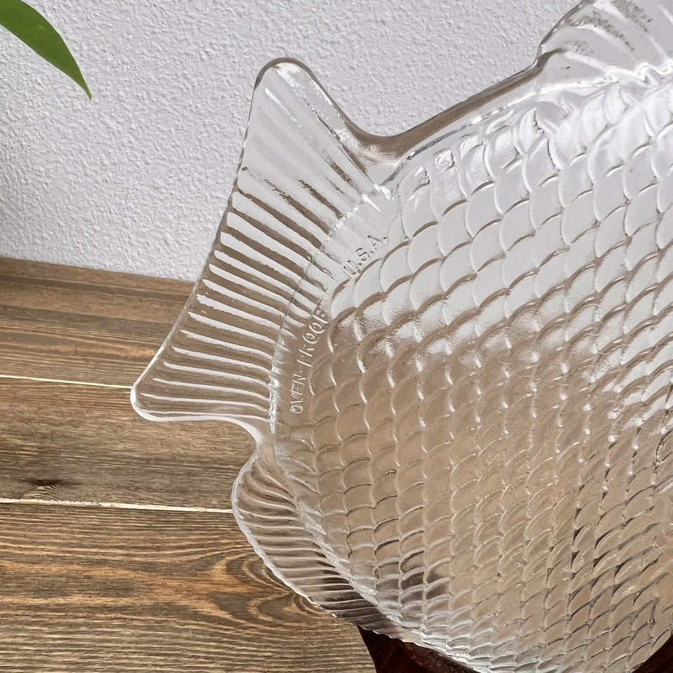 Plato de servir vintage de vidrio transparente en forma de pescado de 10,5" a prueba de horno EE. UU. Foto 4 de 4